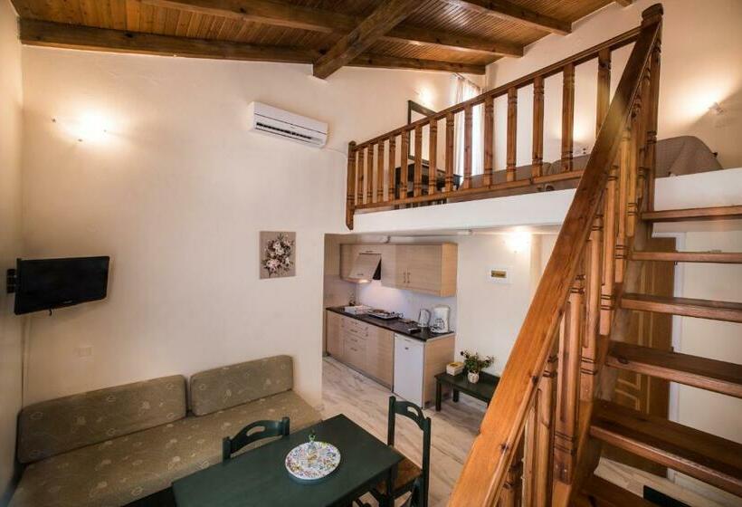 Номер Дюплекс, Mythos Beach Hotel Apartments