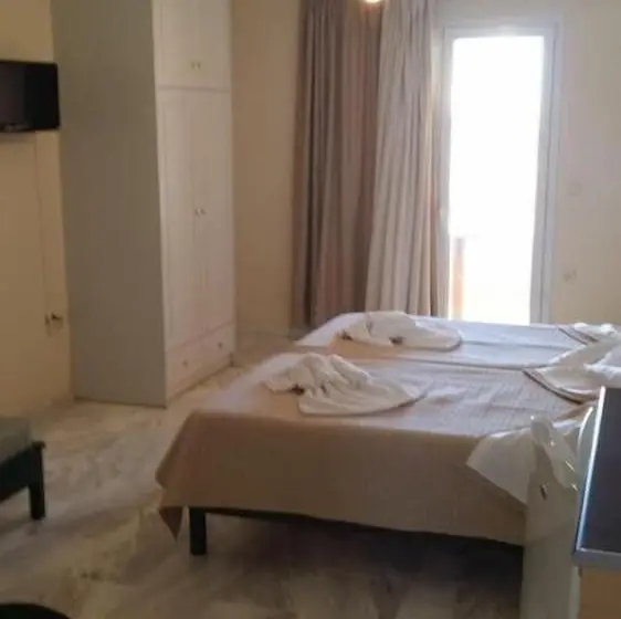 スタンダードスタジオ, Mythos Beach Hotel Apartments