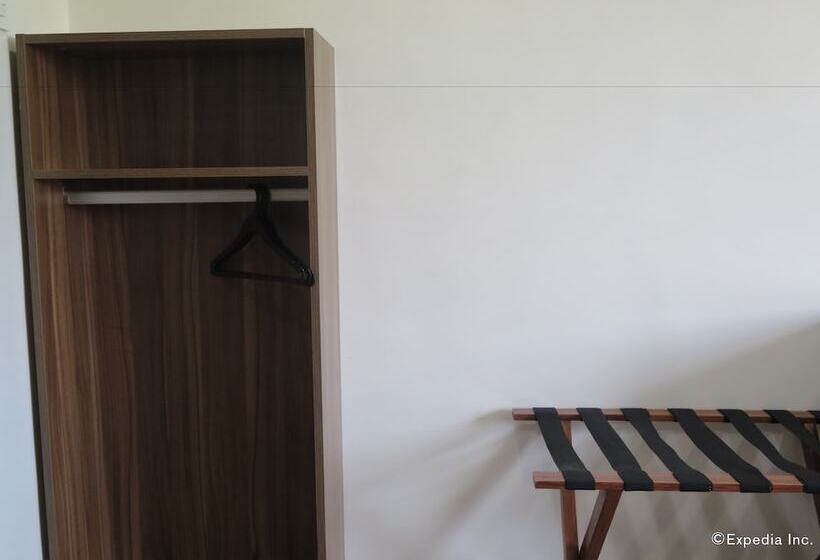 اتاق لوکس سه تخته, S Hotel & Residences