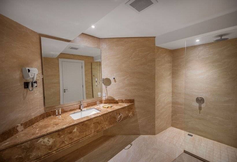 豪华套房, Suknai Royal