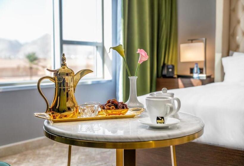 可观山景的小型套房, Suknai Royal