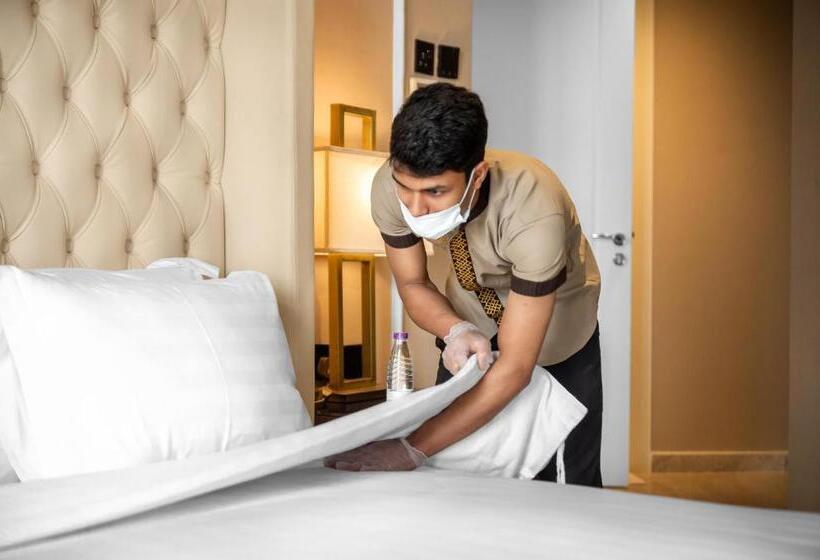 可观山景的小型套房, Suknai Royal