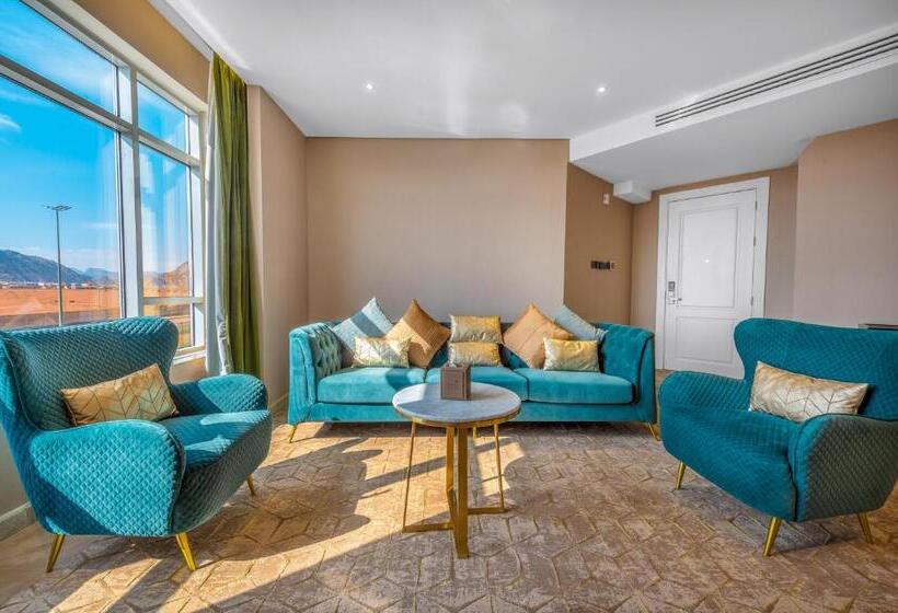 可观山景的小型套房, Suknai Royal