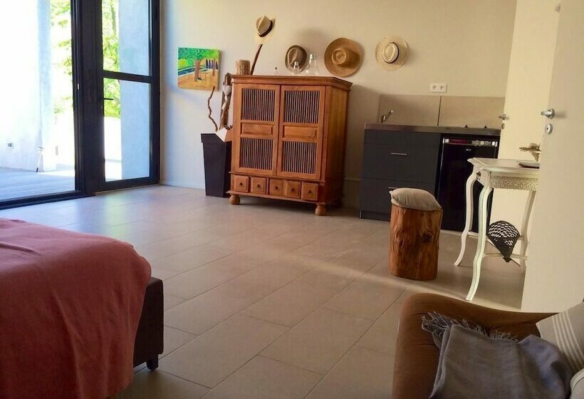 带1个卧室的带阳台的公寓, B&b Le Mas