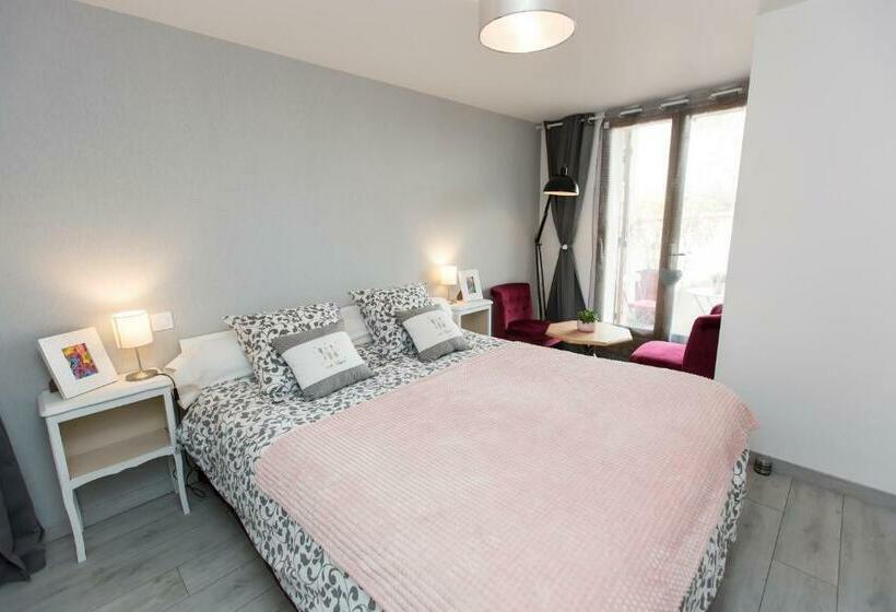 Номер Стандарт с Террасой, Chambre D'hôtes Des Lys