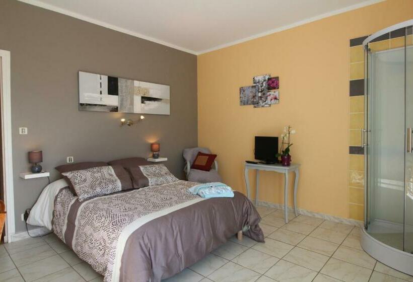 标准三人间, Chambres D Hôtes Le Belvédère