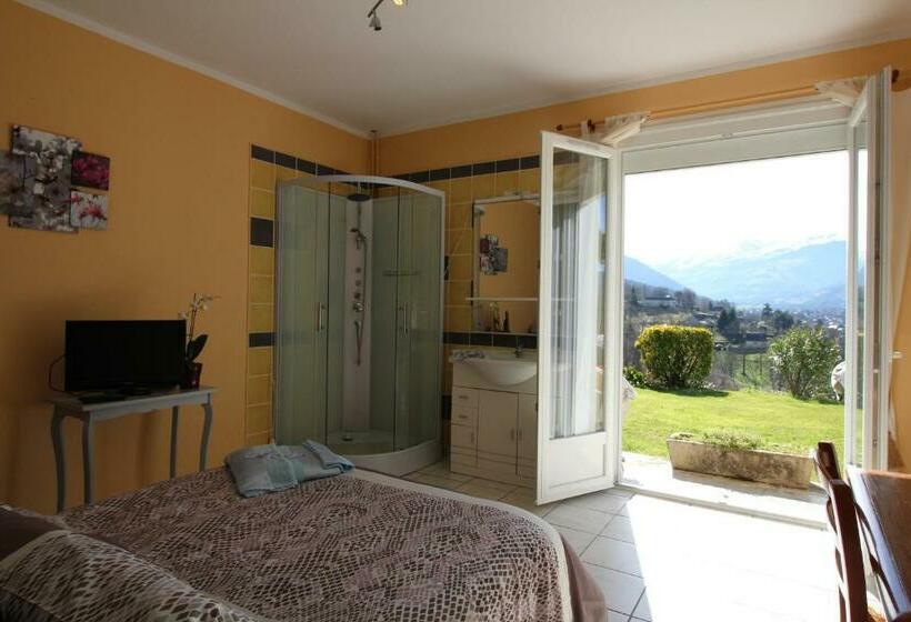 标准三人间, Chambres D Hôtes Le Belvédère