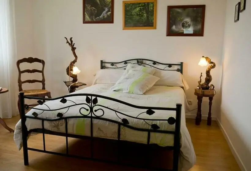 Standard-huone, Châtelet Camelot