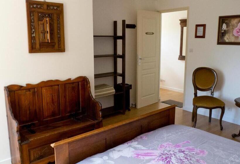 标准间, Châtelet Camelot