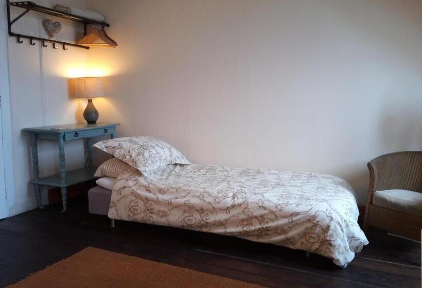 标准间, Domfront Numero Cinq