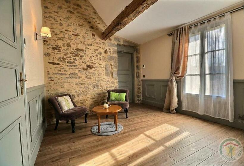 اتاق لوکس, Gentilhommière De La Grande Toutenais