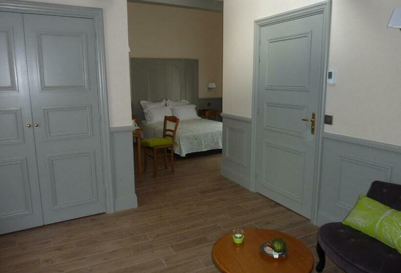 اتاق لوکس, Gentilhommière De La Grande Toutenais