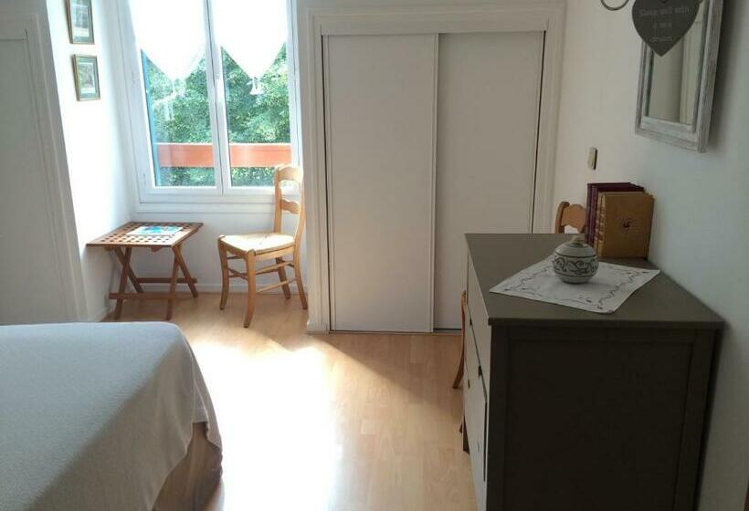 带大床的标准间, Guest House Maison Iratzean