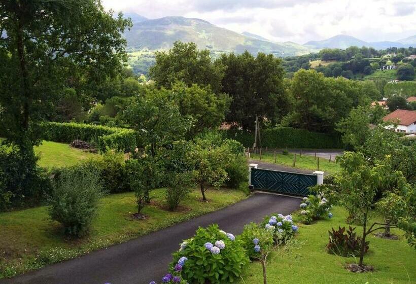 חדר סטנדרט עם מרפסת, Guest House Maison Iratzean