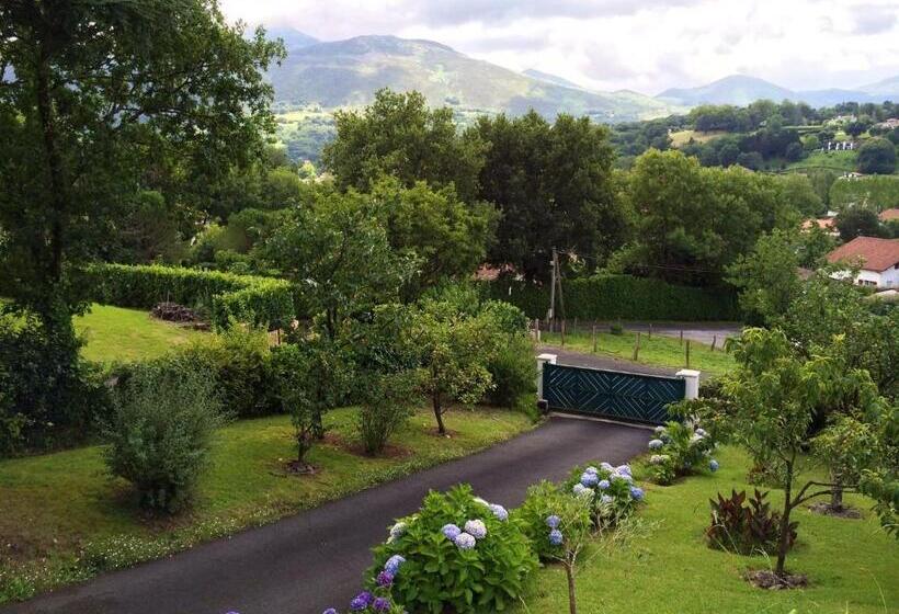 חדר סטנדרט לשלושה, Guest House Maison Iratzean