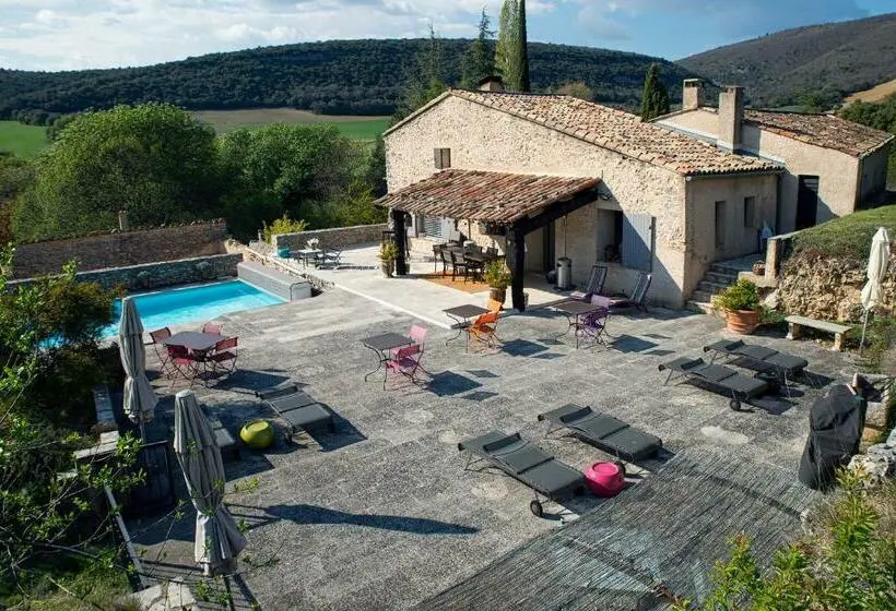 スタンダードスタジオ, Le Clos Des Amandiers