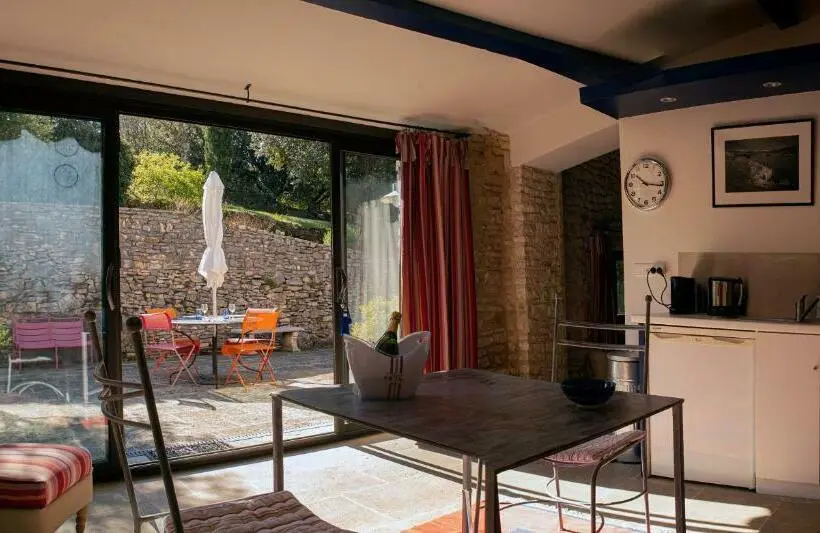 スタンダードスタジオ, Le Clos Des Amandiers