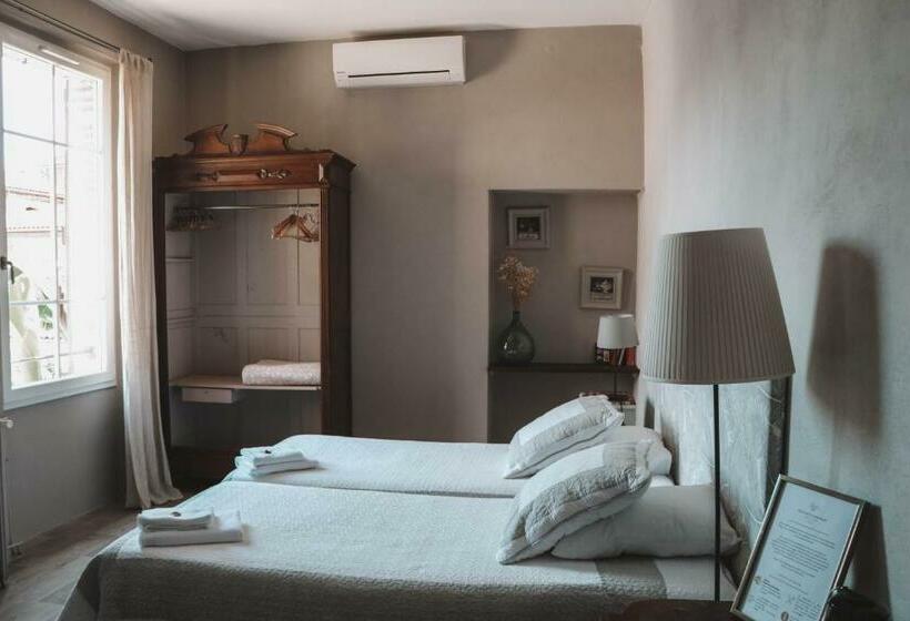 Номер Стандарт Вид на Бассейн, Maison D Hotes Delga