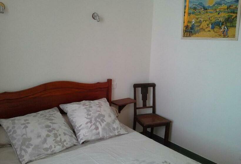 חדר קלאסי, Millot Conilhac