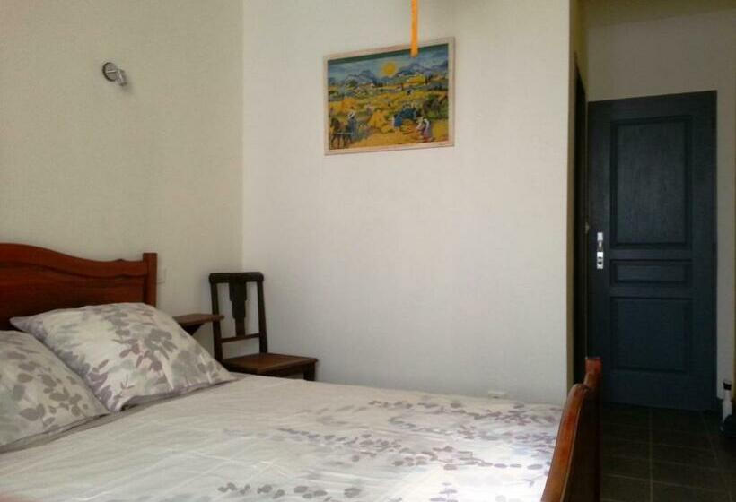 חדר קלאסי, Millot Conilhac