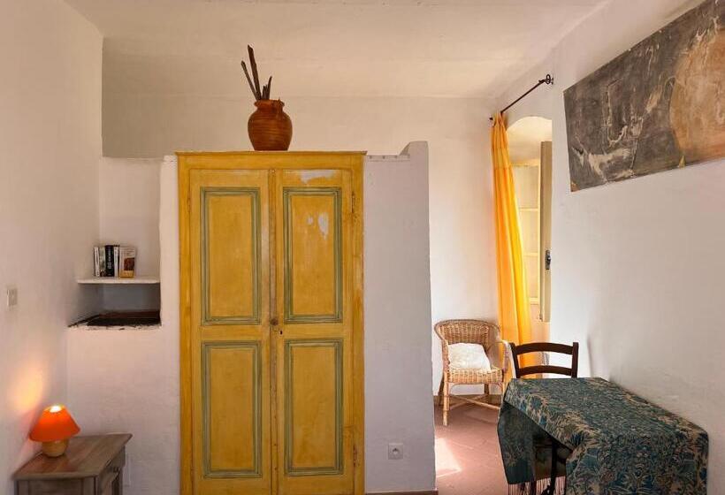 اتاق خانوادگی با چشم‌انداز دریا, Casa Musicale