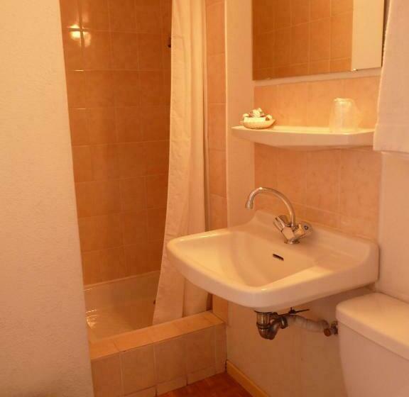 单人经济间, De La Grotte