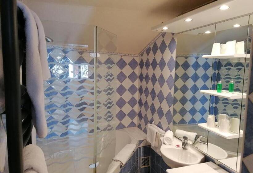 اتاق استاندارد چهار تخته, Hôtel Le Lievre Blanc