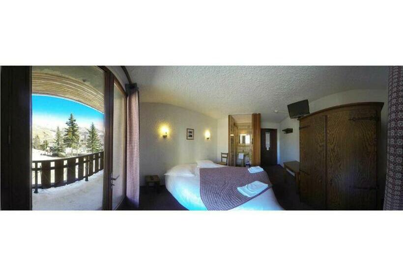 חדר סטנדרט עם מרפסת, Hôtel Les Gardettes