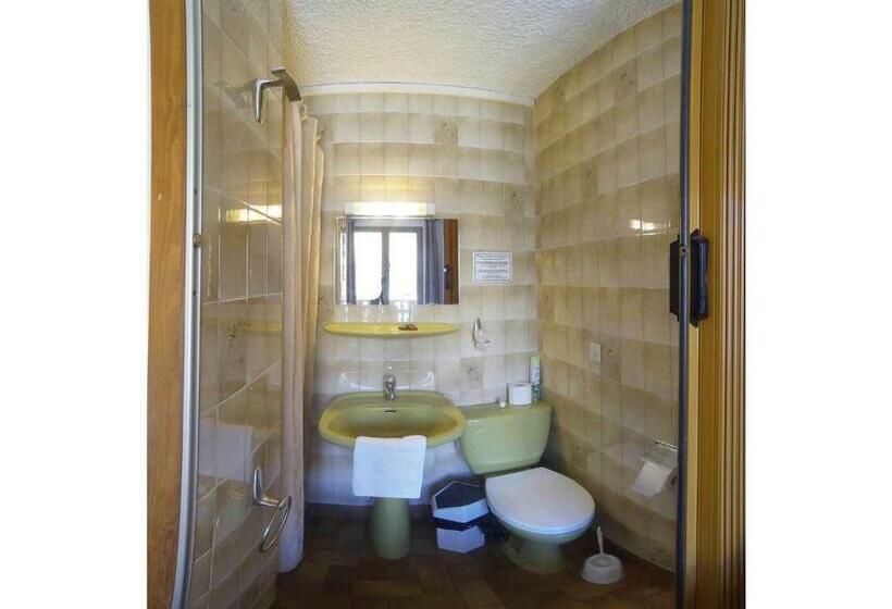 חדר סטנדרט עם מרפסת, Hôtel Les Gardettes