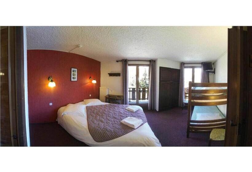 Quarto Quadruple Standart com Varanda, Hôtel Les Gardettes