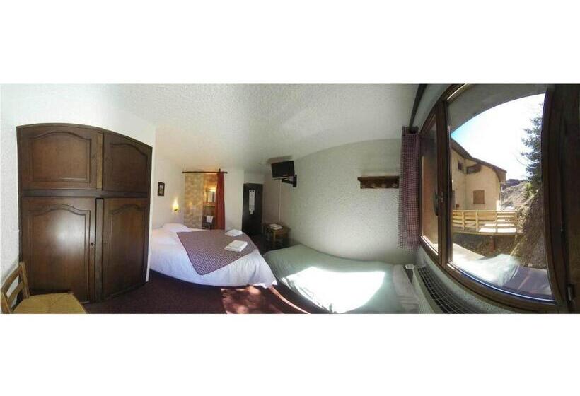 اتاق استاندارد با سرویس بهداشتی مشترک, Hôtel Les Gardettes