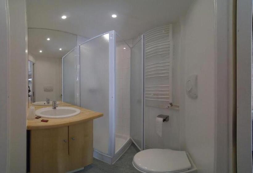 סטודיו אקונומי, Hôtel Les Gardettes