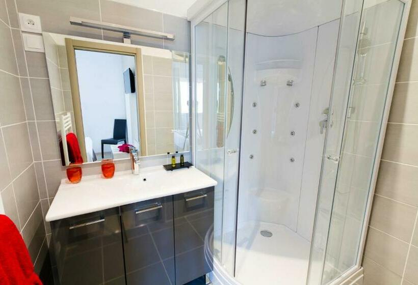 스탠다드 트리플 룸, Hôtel Les Petits Oreillers