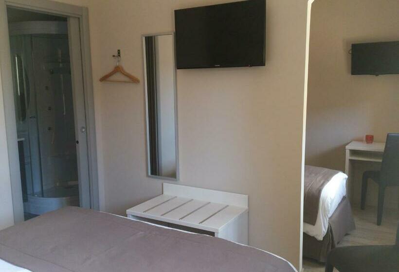 스탠다드 트리플 룸, Hôtel Les Petits Oreillers