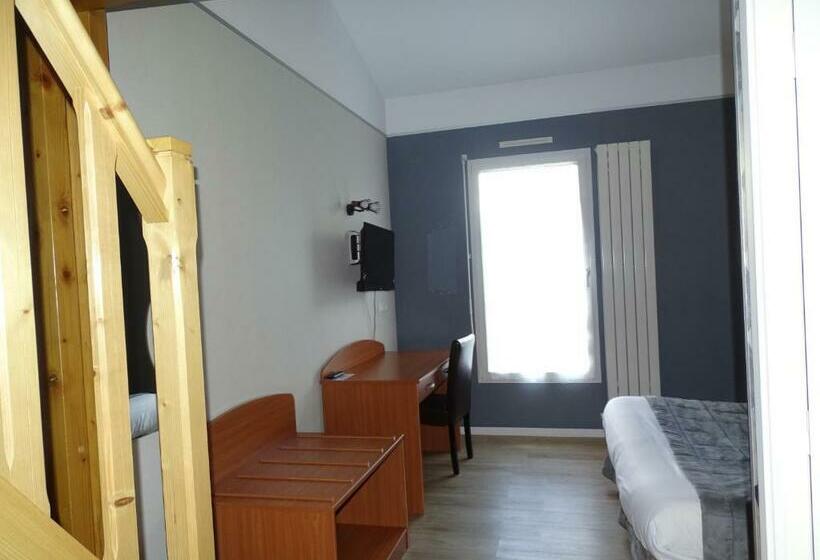Семейный Номер, Logis Hôtel Les 3 Marchands