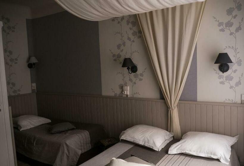 חדר סטנדרט לשלושה, Le Bannier Hotel Restaurant