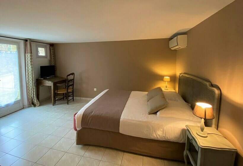 クラシックルーム, Le Mas Carré