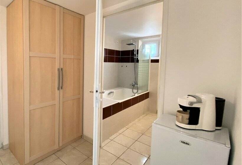 クラシックルーム, Le Mas Carré