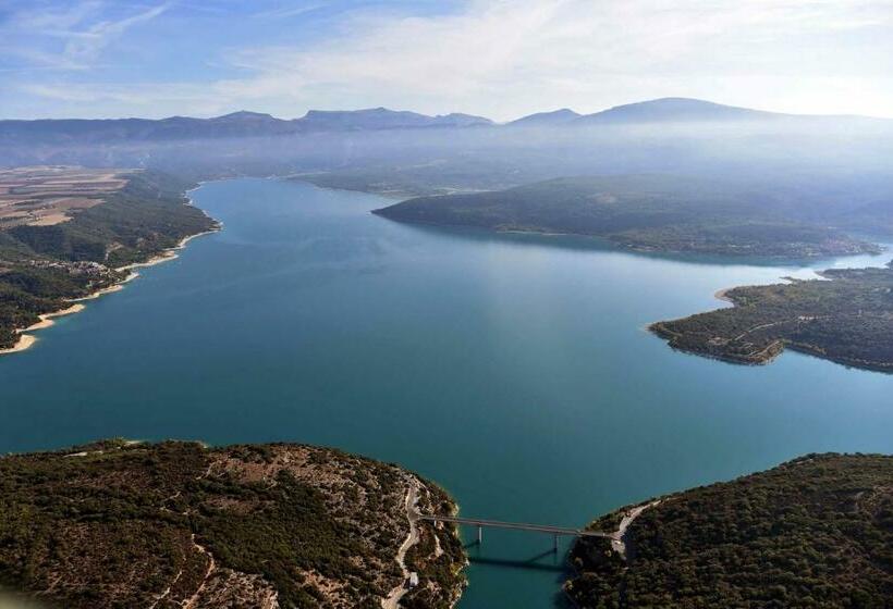 Люкс, Auberge De La Fontaine