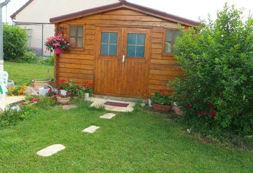 Standardrum, Chambre D'hôte De La Belle Jardinière