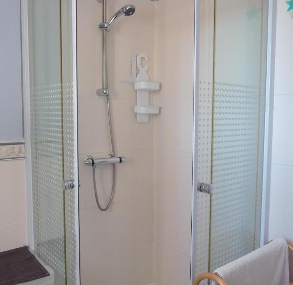 غرفة قياسية ثلاثية مزودة بتراس, Chambre D'hôte Fleur De Potager