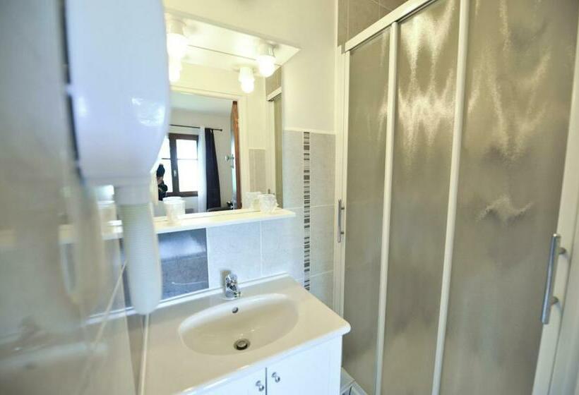 ベーシックルーム, Auberge D Ici Et D Ailleurs