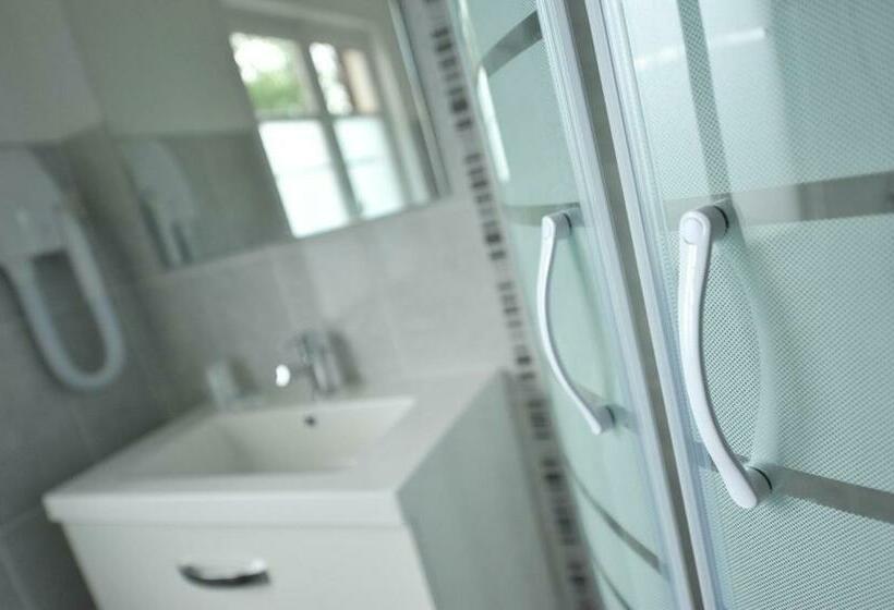 スタンダードルーム, Auberge D Ici Et D Ailleurs