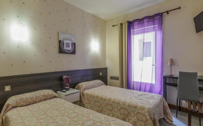 Четырехместный Номер Стандарт, Auberge D Ici Et D Ailleurs