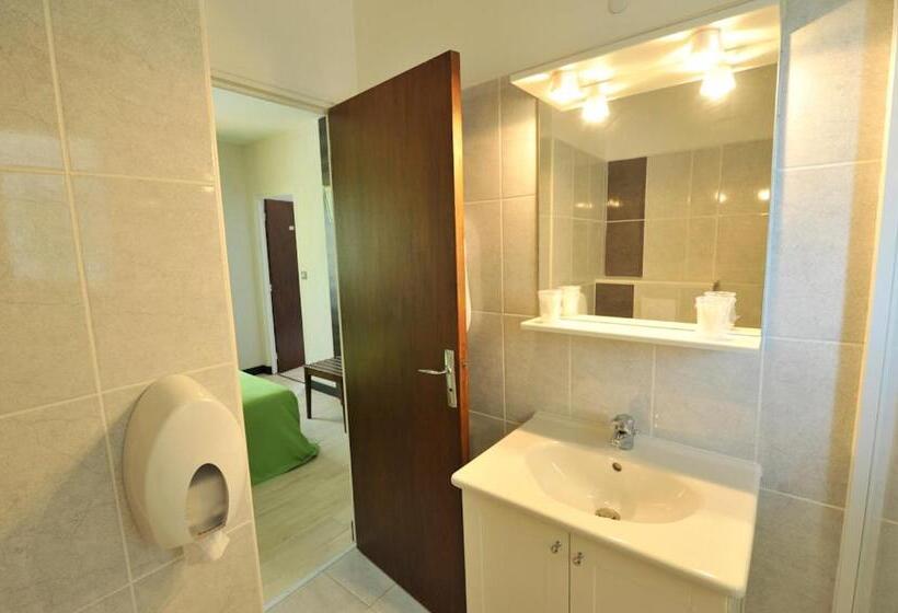 Четырехместный Номер Стандарт, Auberge D Ici Et D Ailleurs