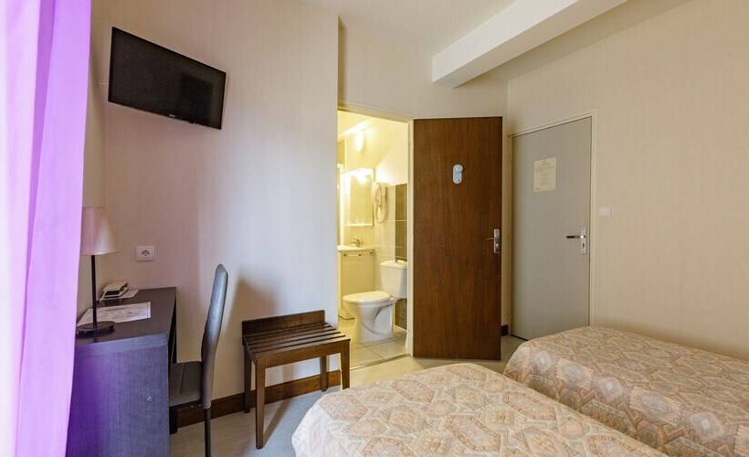 Четырехместный Номер Стандарт, Auberge D Ici Et D Ailleurs