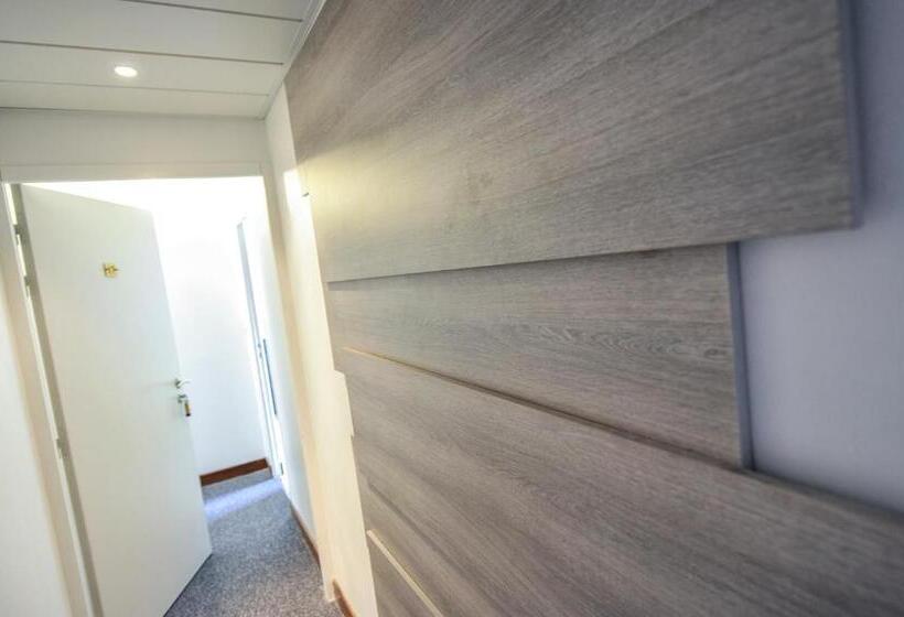 スタンダード４人部屋, Auberge D Ici Et D Ailleurs