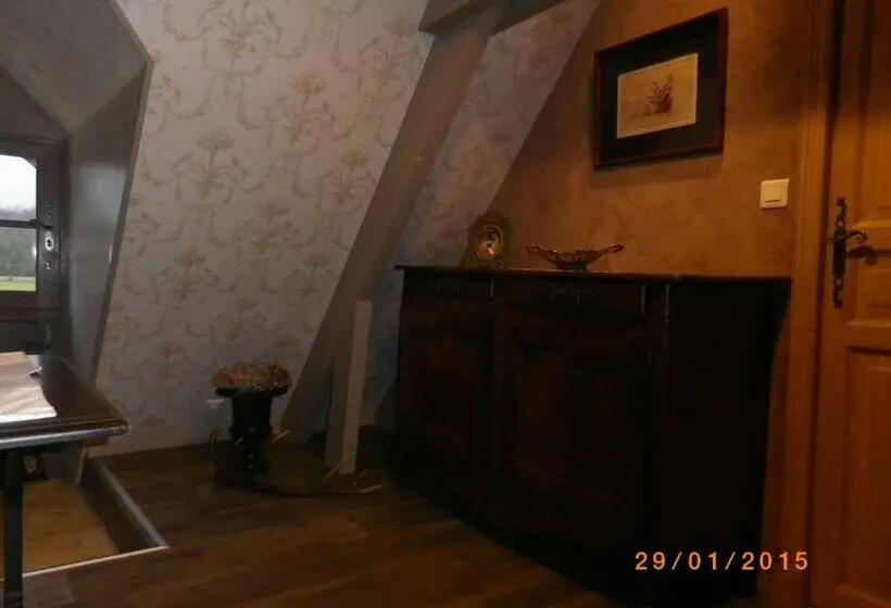 スタンダードスタジオ, Chambres Et Table D Hôtes Les Machetières