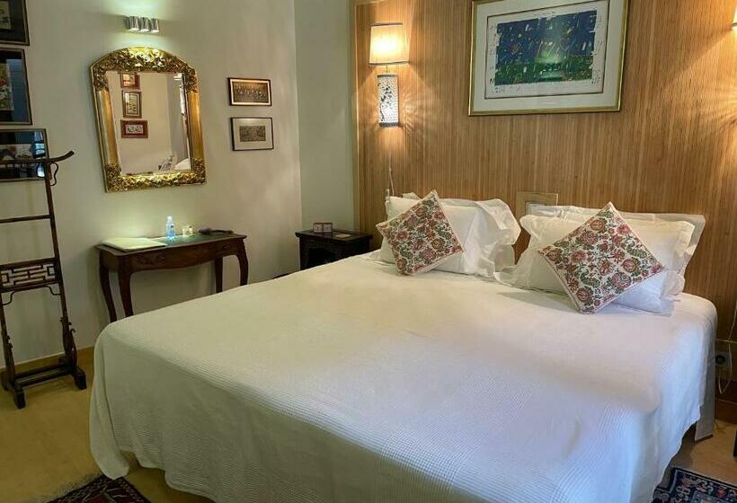 חדר סטנדרט, La Cour Carrée