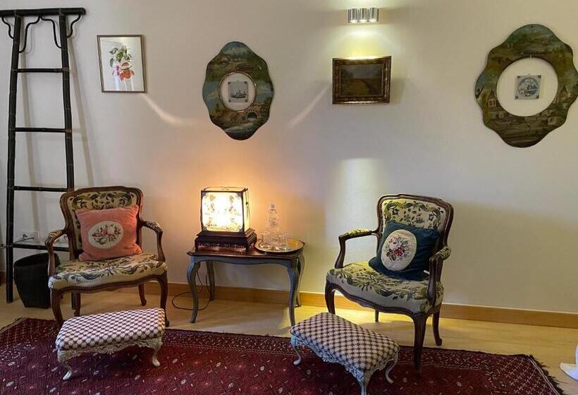 Comfort room with mountain view, La Cour Carrée